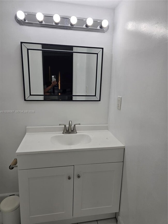 Building Photo - 6921 Environ Blvd