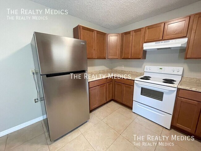 Building Photo - AMAZING 3 Bedroom 2 Bathroom Home In Orlando!