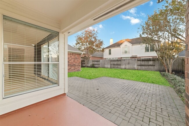 Building Photo - 3323 Shadowfern Dr