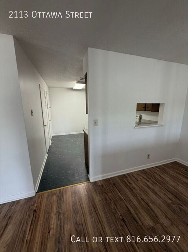 Building Photo - 2113 Ottawa St