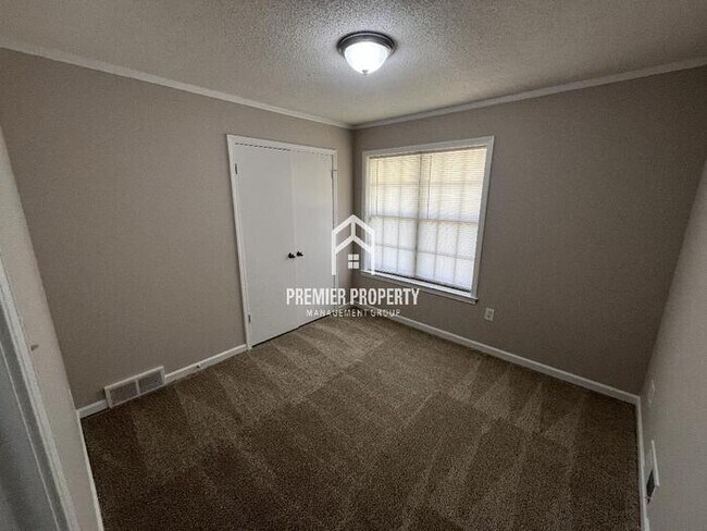 Building Photo - 4987 Cedar View Rd