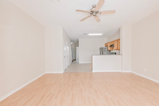 Building Photo - LEASING INCENTIVE!!!!!Gorgeous 3 Bed Townh...