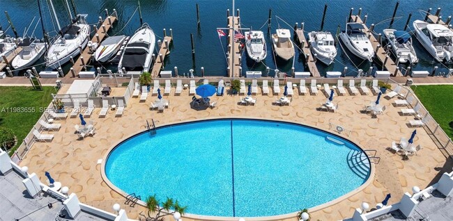 Building Photo - 2731 NE 14th Street Causeway