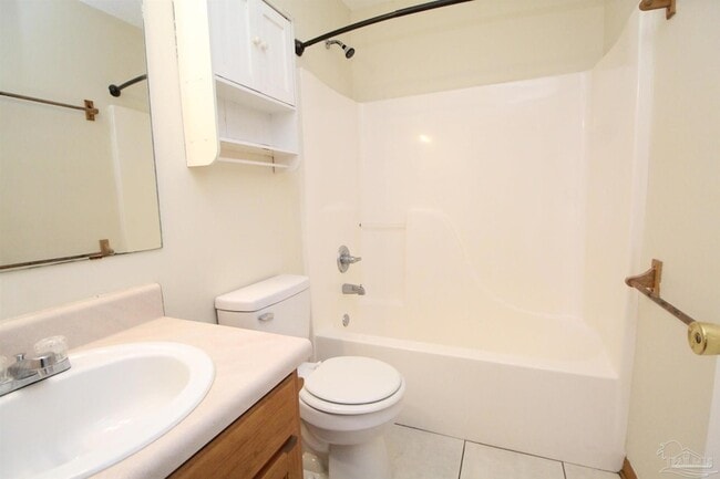 Building Photo - 3355 Green Briar Cir