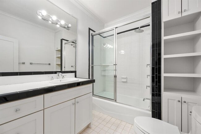 Building Photo - 1301 Kent Ln