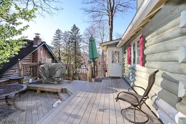 Building Photo - 140 Cupsaw Dr