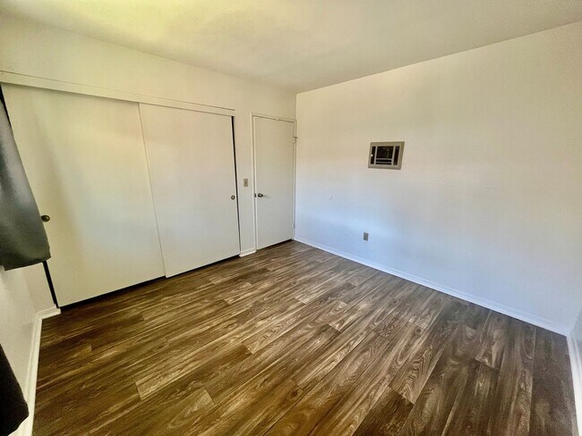 Building Photo - 4460-4462 Figueroa** - 3160L