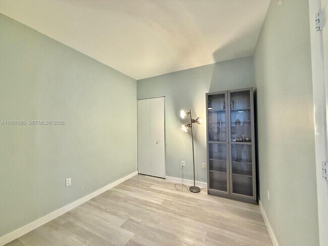 Building Photo - 92 SW 3rd St