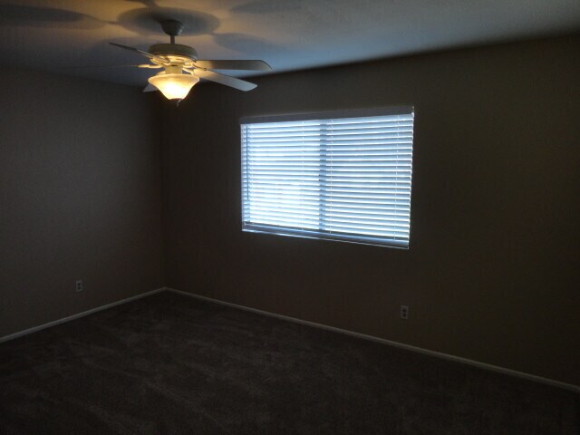 Building Photo - Coming Soon A Beautiful 2 + 1 Townhouse Saugus