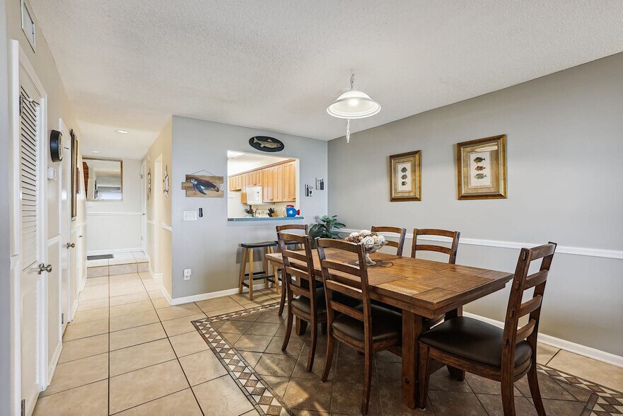 Building Photo - 6100 A1A S