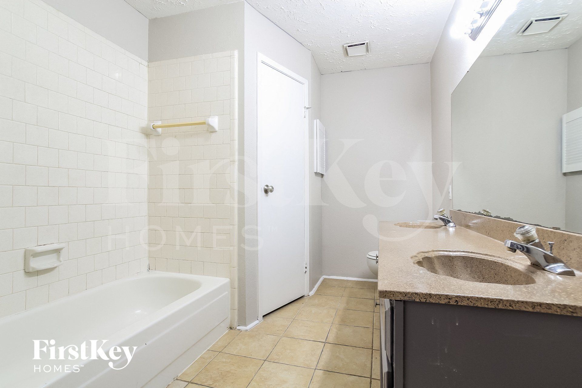 Building Photo - 22219 Diane Dr