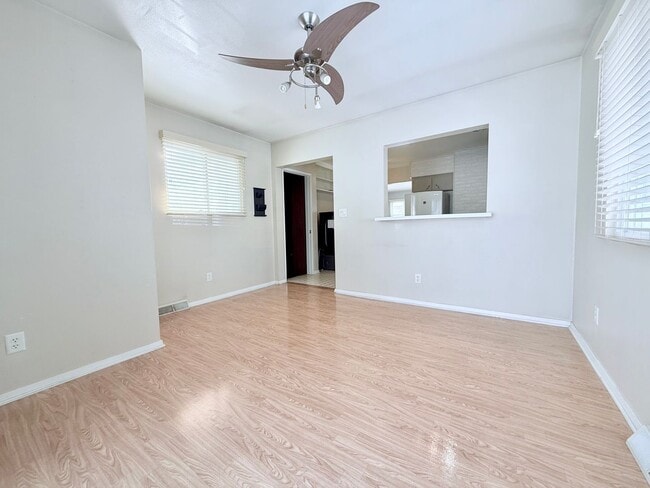 Building Photo - 3-Bed House in Waterloo