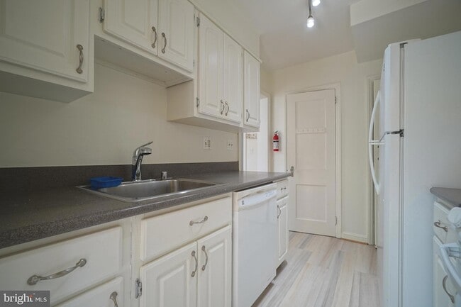 Building Photo - 2161 N Brandywine St