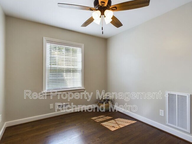 Building Photo - 709 N Parham Rd