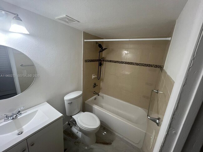 Building Photo - 3611 SW 117th Ave