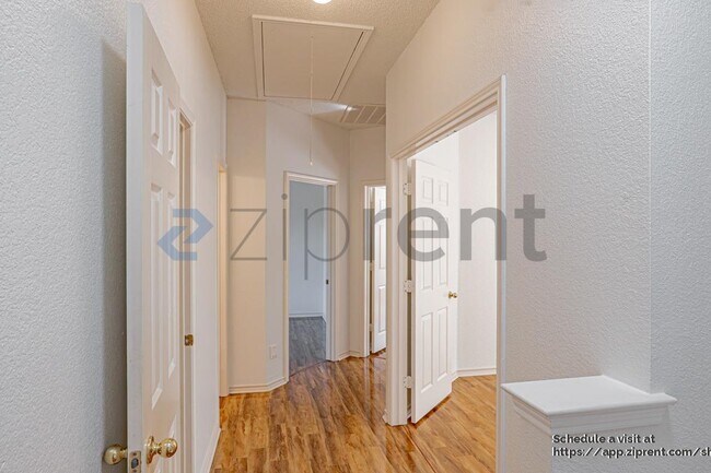 Building Photo - 514 Big Oak Ct