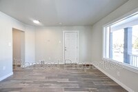 Building Photo - 627 23rd St