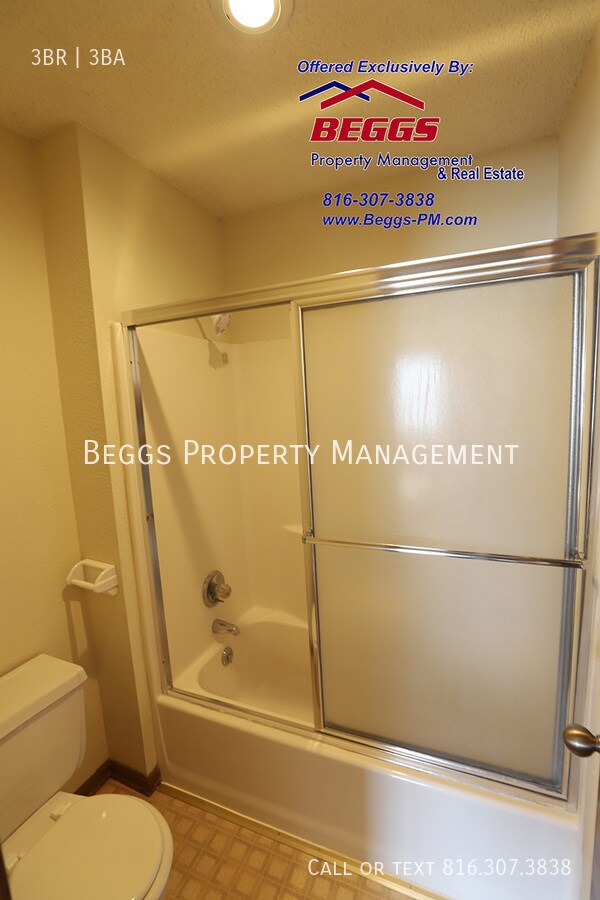 Building Photo - 317 Dains St