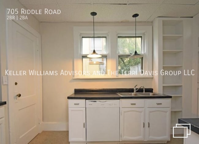 Building Photo - 705 Riddle Rd