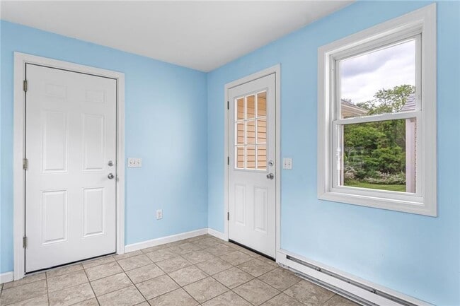 Building Photo - 33 Upland Way