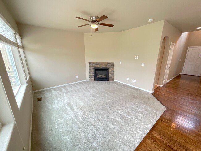 Building Photo - 4 Bedroom Home Available Near Marksheffel ...