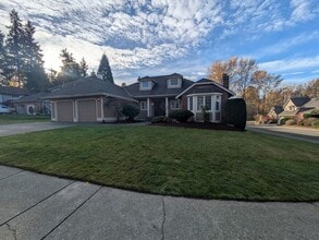 Building Photo - Gorgeous 3 Bedroom • 2.5 Bath Home Recently Remodeled and Ready for you!