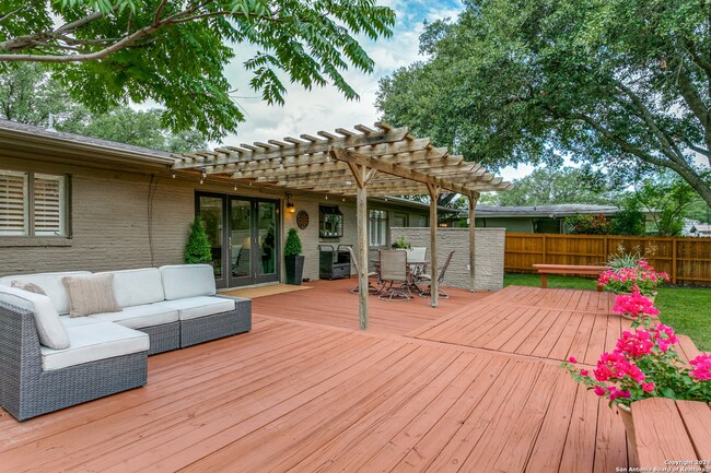 Building Photo - 423 Northridge Dr