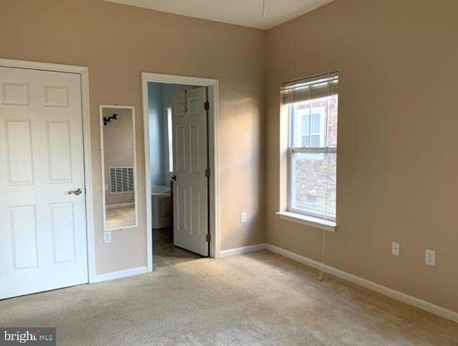 Building Photo - 4301 Fullerton Ct