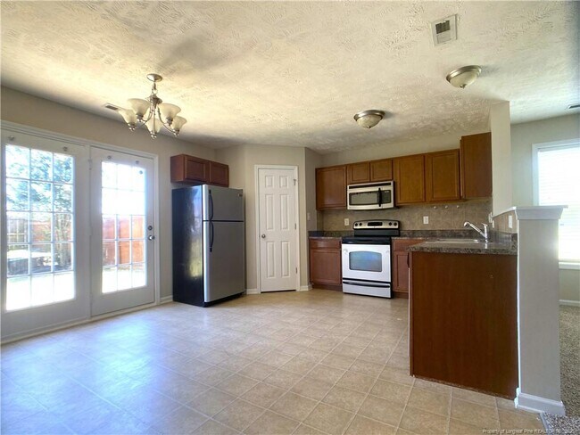 Building Photo - 1604 Kershaw Loop
