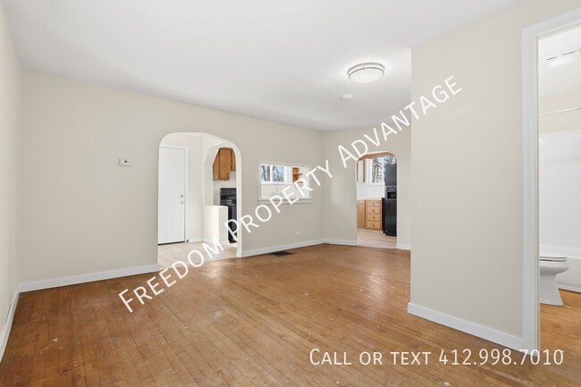 Building Photo - 57 Aylesworth Ave