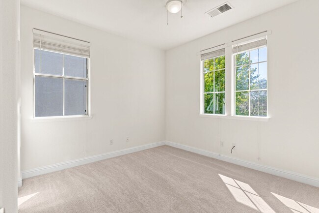 Building Photo - 3311 Montevideo Dr