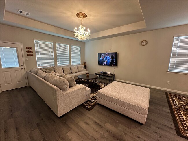 Building Photo - 24810 Adami Veduta Ct