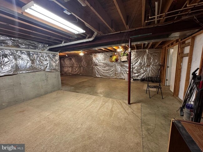 Building Photo - 23063 Pembrook Dr