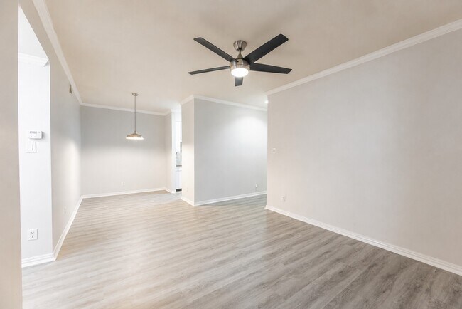 Building Photo - 10047 Westpark Dr