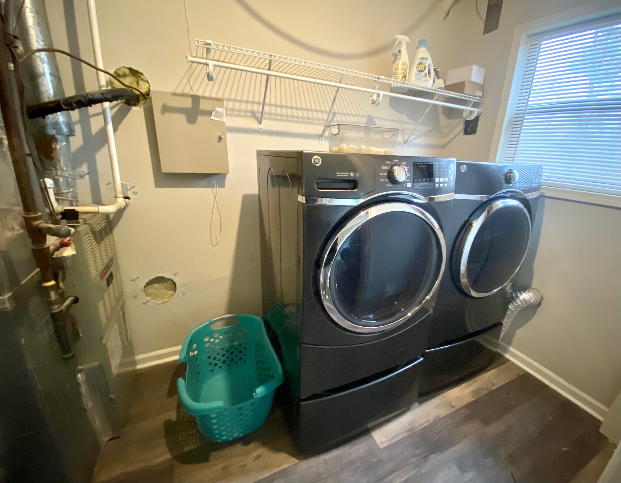 Building Photo - 1095 Mountain Springs Dr NW