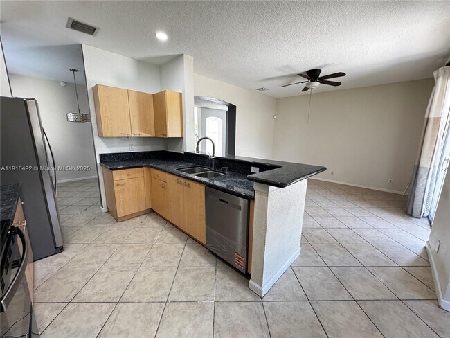 Building Photo - 1007 Bamboo Ln