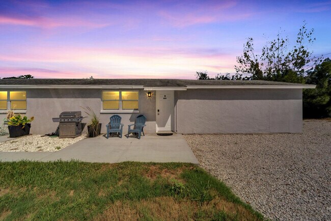 Building Photo - 8820 Rocky Creek Dr