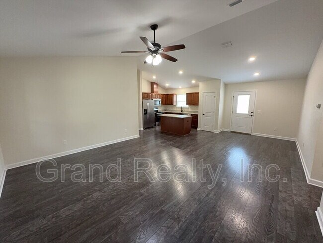 Building Photo - 4025 Brittany Ln