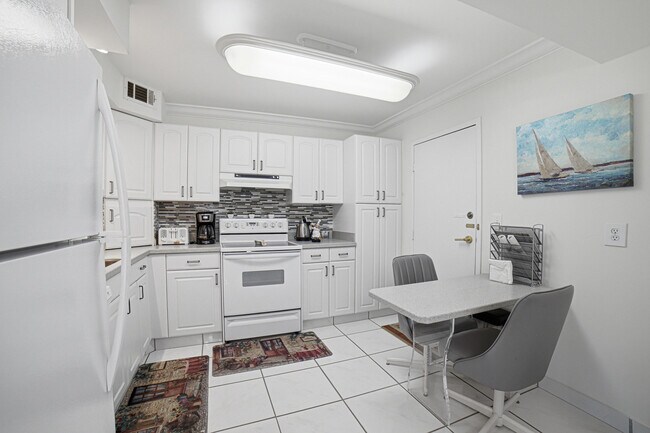 Building Photo - 3450 S Ocean Blvd