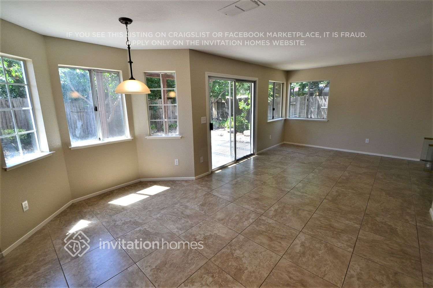 Building Photo - 4008 Tawny Meadow Way