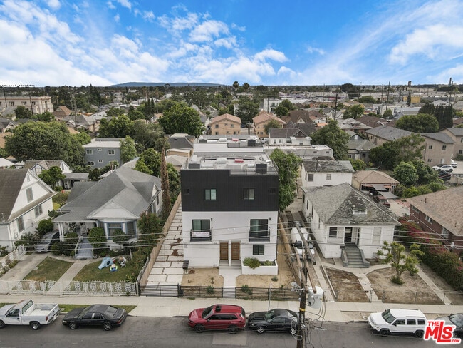Building Photo - 438 E 28th St