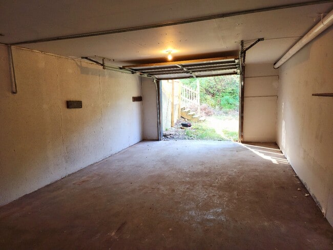 Building Photo - 2526 Gravois Rd