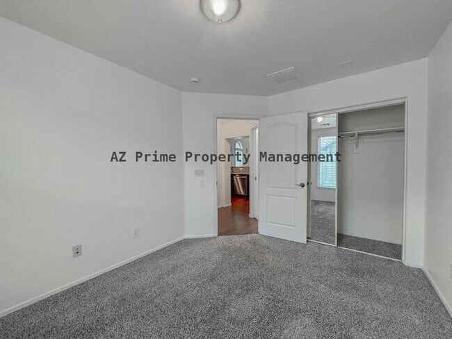 Building Photo - 5719 S 21st Terrace