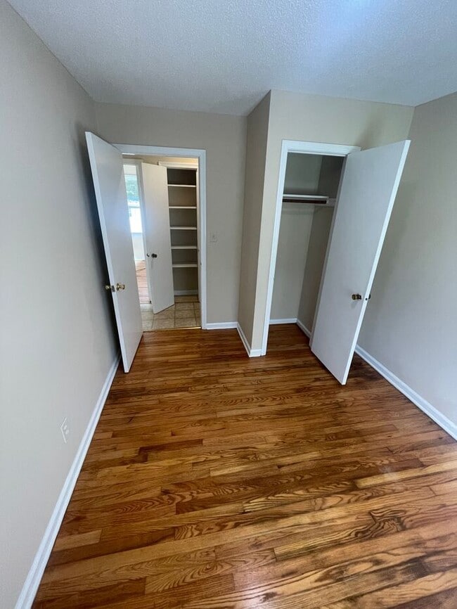 Building Photo - 705 Harris Rd