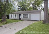 Building Photo - 1308 N Redwood Dr