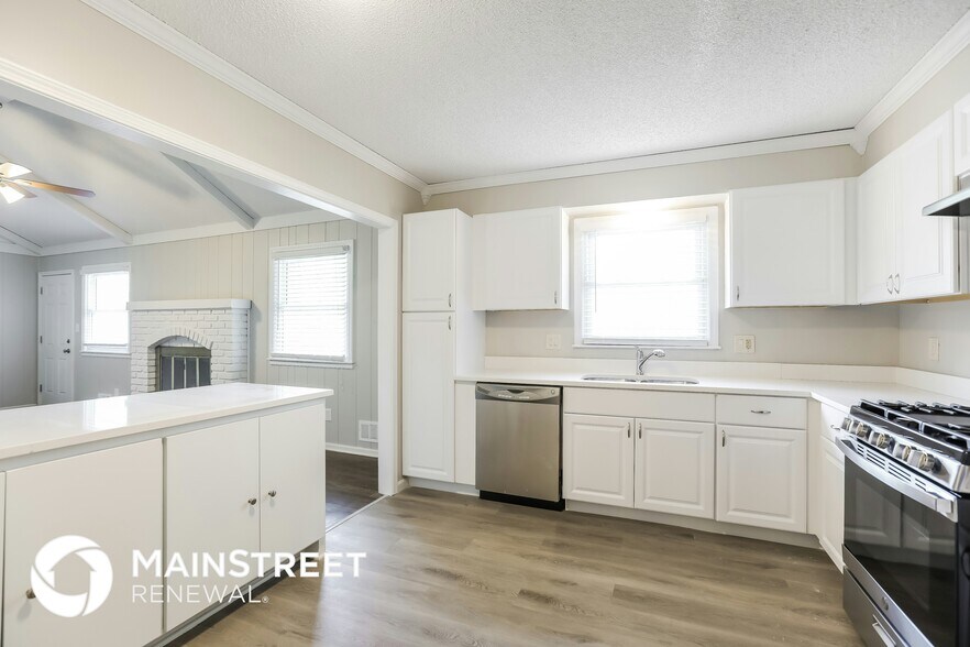 Building Photo - 409 NW Meadowview Dr