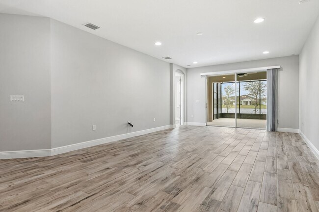 Building Photo - 8134 Loren Cove Dr