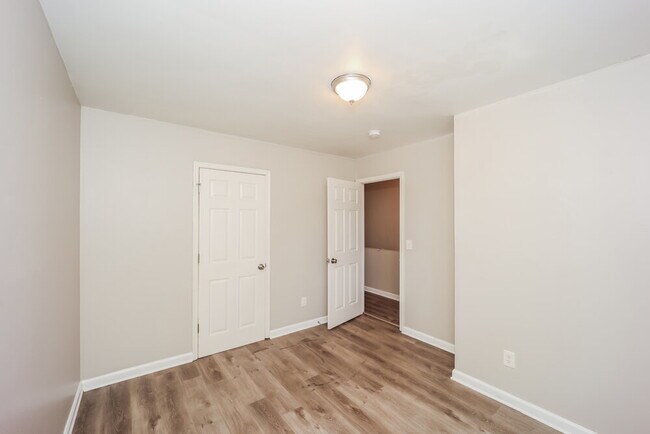 Building Photo - 5380 Forest Downs Cir