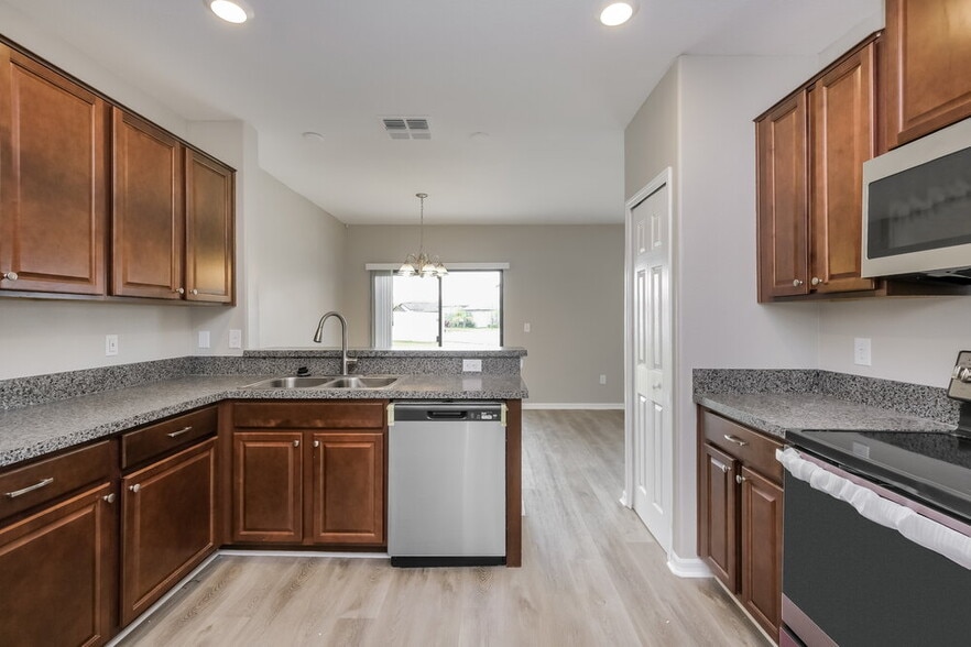 Building Photo - 7405 Clary Sage Ave