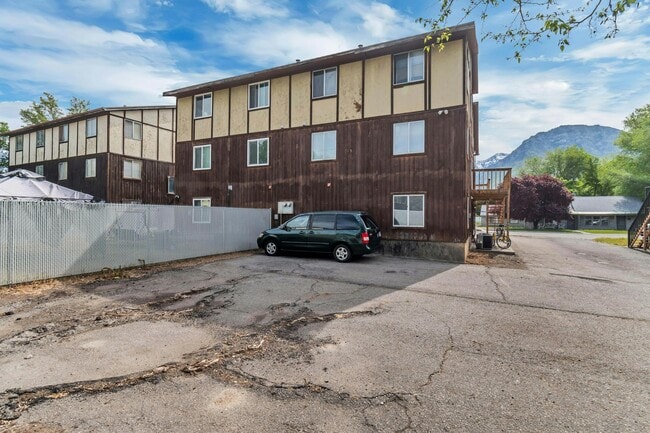 Building Photo - 2015 N 650 W